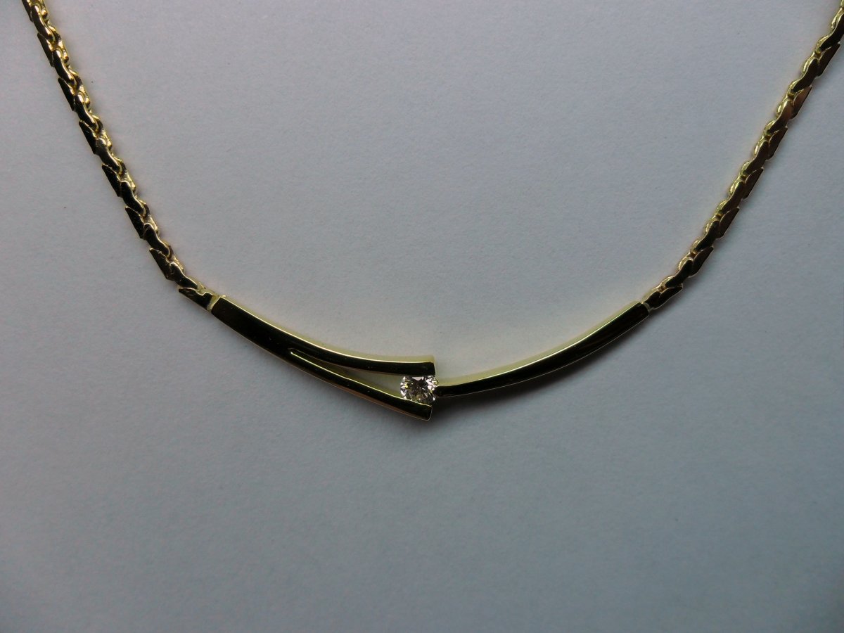 V-Spleet Collier Geelgoud 0.08 crt.